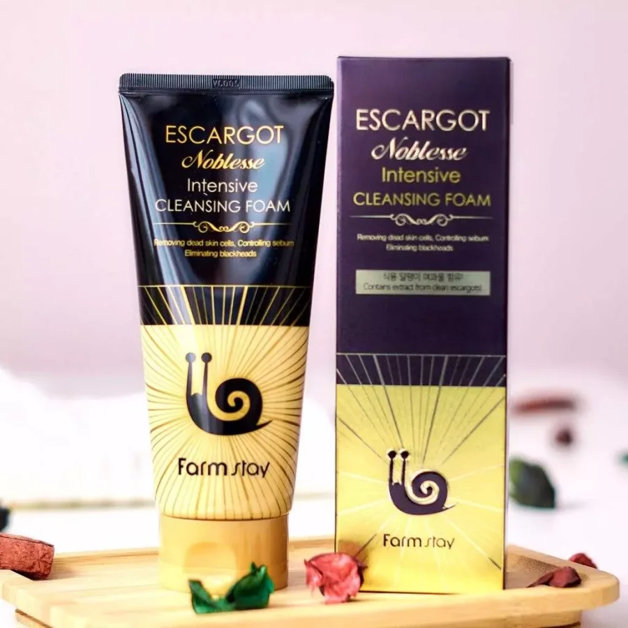 Farmstay Escargot Noblesse Intensive Cleansing Foam